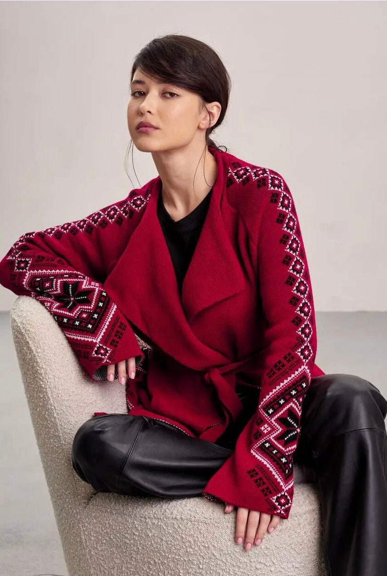 Aztec Geometric Cozy Cardigan Sweater, Wool Wrap Shawl Western Southwest, Knitted Winter Cardigan in Geometric Style Red