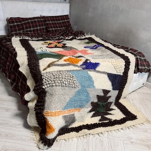 Luxury Artisan Wool Blanket – Handcrafted Queen-Sized Masterpiece for Your Home, Thick Natural Sheep Wool Throw Blanket