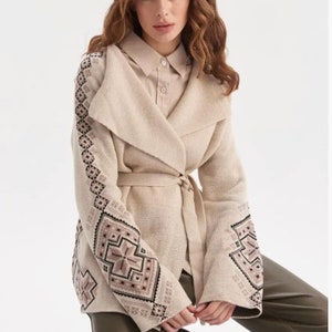 Aztec Geometric Cozy Cardigan Sweater, Wool Wrap Shawl Western Southwest, Knitted Winter Cardigan in Geometric Style Beige