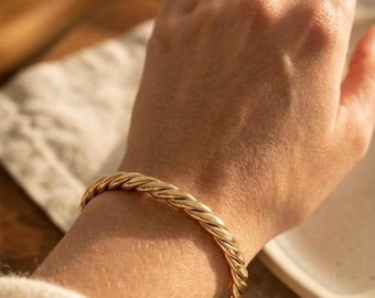 Bracelet manchette torsadé minimaliste en or, gros bracelet jonc ouvert, bijoux minimalistes modernes, bracelet en or réglable, bijoux de poignet tendance
