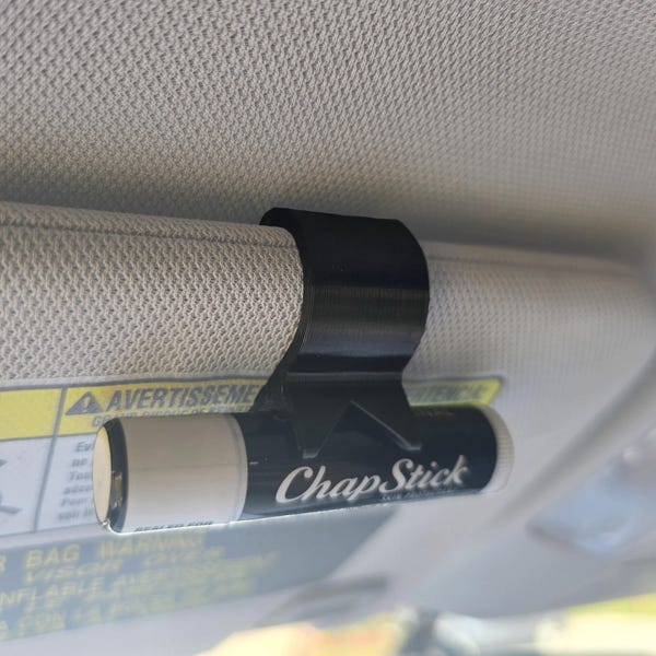 Lot de deux baumes à lèvres et sticks pour visière de voiture