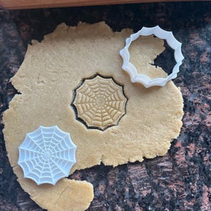 Spider web cookie cutter, Halloween cookie cutter, Fondant stamp, Halloween baking supplies, Polymer clay cutter, Spider web biscuit mold