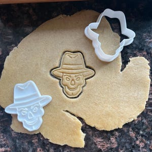 Skull cookie cutter, Halloween fondant stamp, Halloween baking mold, Spooky skull cookie stamp, Polymer clay cutter, Halloween gift