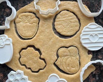 Honey bee cookie cutter, Honeycomb cookie mold, Honey pot biscuit cutter, Bee polymer clay cutter, Birthday baking tools, Beehive embosser