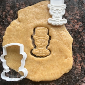 Skull cookie cutter and stamp, Halloween cookie mold, Spooky skeleton fondant embosser, Day of the dead biscuit cutter, Baking and clay tool