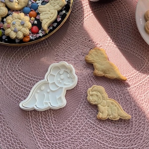 Dinosaur cookie cutter, Dino cookie stamp, Dinosaur cookie mold, Kids cookie cutter, Dino shaped cookie mold, Dinosaur polymer cutter tool