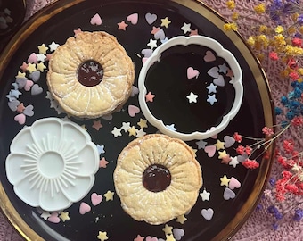 Flower Linzer cookie cutter with stamp, Floral jam cookie mold, Spring cookie cutter, 3D printed baking tool, Gift for bakers, Cookie tool