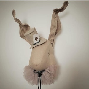 Väggdekoration för kanin, kaninhuvud i linne, boho barnrumsdekor, väggkonst för barnrum, handgjord väggfäste för djurtrofé, babyshowerpresent.