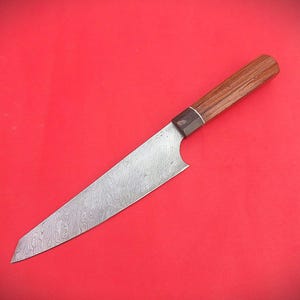 Handcrafted Damascus Steel Kitchen Knife – Razor Sharp Chef&#39;s Blade with Exquisite Patterning