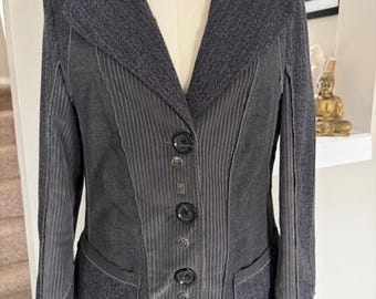 Blazer en tweed et velours côtelé mélangés à plusieurs empiècements