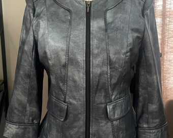 Blouson en cuir argenté Rachel Roy début des années 2000