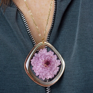 Purple Flower Necklace, Real Pressed Chrysanthemum, Gold botanical necklace, Resin Flower Jewlery