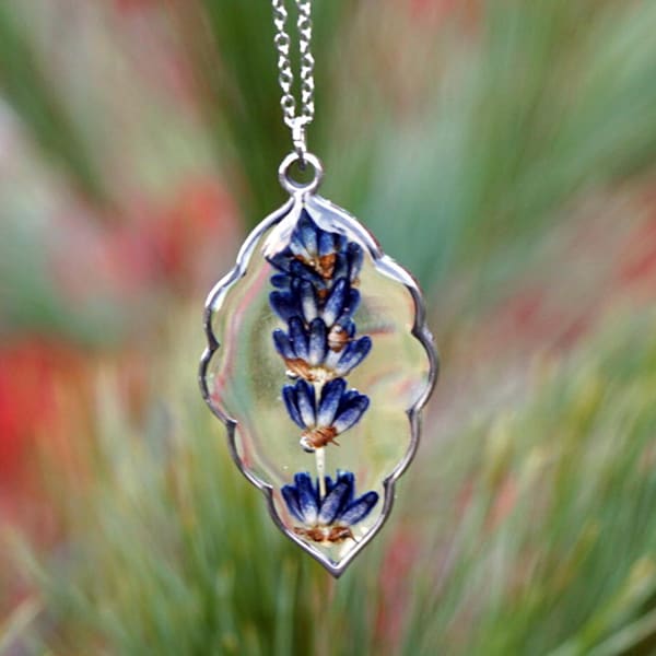 Lavender Pendant Necklace, Real Pressed Lavender Necklace, Lavender Jewelry, Botanical Resin Necklace