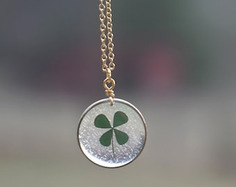 Real Four Leaf Clover Gold circle setting Necklace, Pressed Four leaf clover, pendant necklace, botanical jewelry, real flower