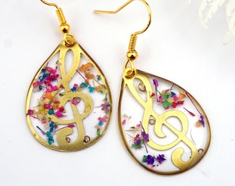 Botanical Music Clef Earrings, Music Lover Earrings, Real pressed Queen Anne's Lace, Multicolor Floral Earrings, Music Staff Gold Earrings