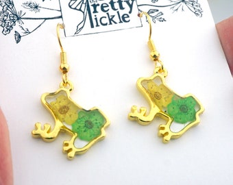 Floral Frog Earrings, Real Pressed Flower Earrings, Gold Frog Earrings, Yellow Green Flower Earrings, Resin Frog Earrings, Frog Lover Gift
