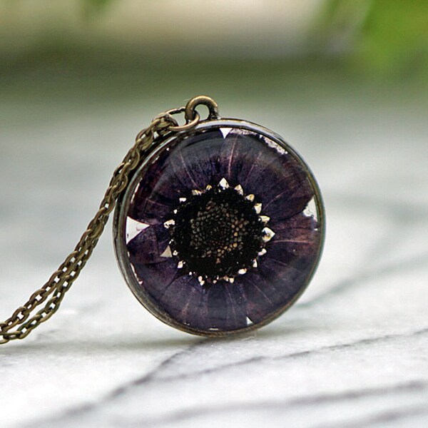 Dark Navy Daisy Necklace, Real Flower Necklace, Black Chrysanthemum, Botanical Jewelry, Pressed Flower Jewelry