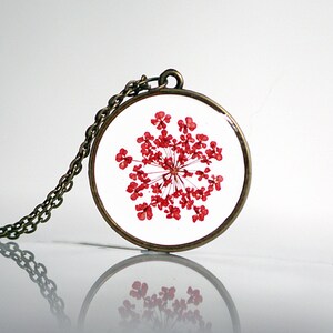 Red Queen Anne&#39;s Lace Necklace, Real Flower Necklace, Red Lace Flower, Botanical Jewelry, Pressed Flower Jewelry