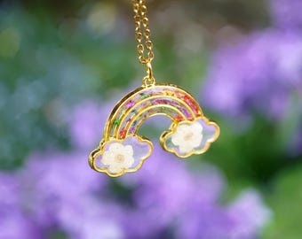 Rainbow Botanical Necklace, Real Pressed Flowers, Queen Anne's Lace, Rainbow on Clouds, White Flower, Flowers in Resin, Spring Necklace