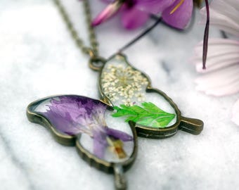Botanical Butterfly Necklace, Real Pressed Flowers, Butterfly Shaped Pendant, Purple Flower, Lace Flower, Flowers in Resin
