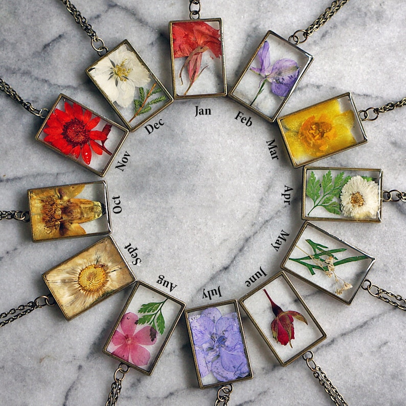 Birthday Flower Paperwhite Narcisuss Flower December Birth Flower Necklace Real Flower Necklace Pressed Flower Jewelry BotanicalJewelry