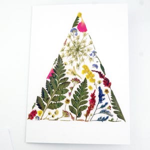 Cartão de árvore de Natal, cartão de Natal, cartões de arte feitos por artesãos, cartão de Natal floral, cartão de Natal em branco, cartão de Natal com flores prensadas