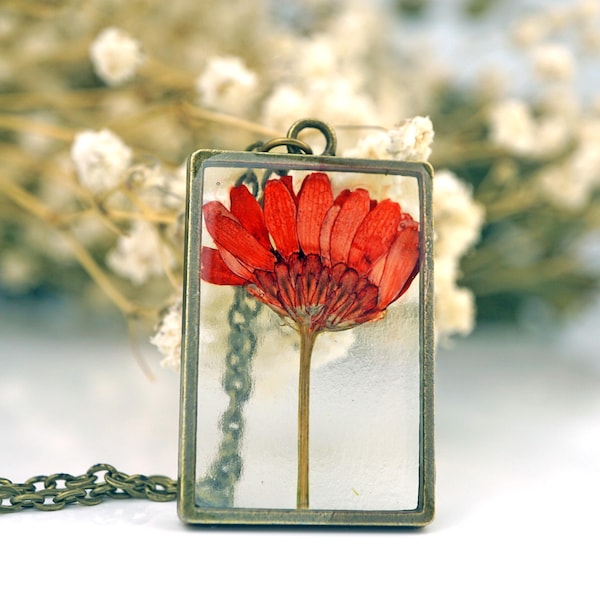 November Birth Flower Necklace, Real Flower Necklace, Orange Chrysanthemum, Birthday Flower, Botanical Jewelry, Pressed Flower Jewelry