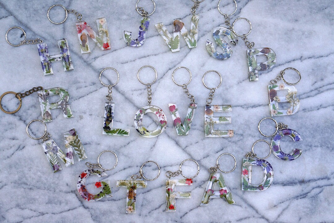 Resin Flower Letter Keychains Botanical Keychain Resin Etsy