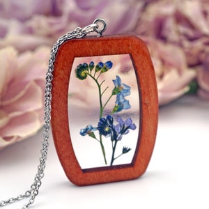 Forget me not Curved Rectangle Wood Pendant Necklace, Real Pressed forget me nots in Resin, Real blue forget me nots