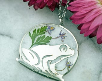 Frog in a Bog Floral Necklace, Stainless Steel Frog Necklace, Frog Pendant, Real Pressed Flowers, Fern, Forest Frog, Purple Flowers, Toad