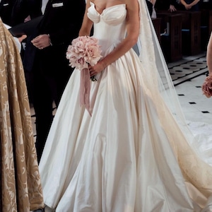 Satin Ball Gown Wedding Dress – Sweetheart Corset Bodice – Strapless Princess Gown – Full Skirt with Train – Luxe Fairytale Bridal Look