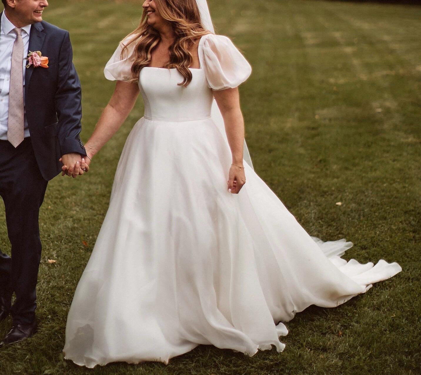 black long sleeve fitted dress Jersey Gown With 3D Flowers cf-size-us18 US Size:2 Black Wedding Dress Trend?
