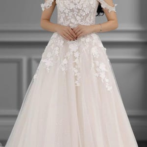 Sparkly Tulle Wedding Dress With Floral Applique, Off Shoulder A-Line Bridal Gown, Sweetheart Bodice, Romantic Fairytale Ceremony Style