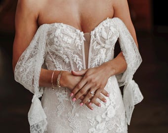 Lace Mermaid Wedding Dress, Off Shoulder Bridal Gown With Train, Floral Appliqué Fitted Dress, Romantic Strapless Wedding Dress