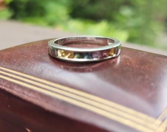 14K Weißgold Regenbogen Saphir Ring