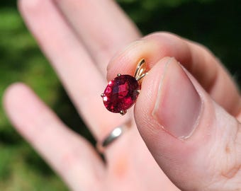 14K Gelbgold 1.78ct Rubellit Turmalin Anhänger | Vintage Zustand Schmuck