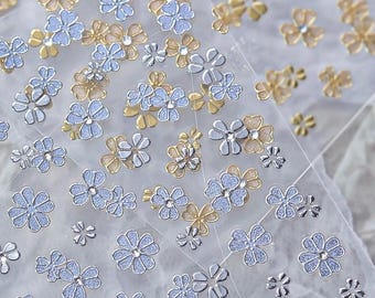 5Dエンボスラインストーンフラワーネイルステッカー – ゴールド＆シルバーの高級ネイルアートデカール、3Dフローラルネイルデザイン、自己粘着式ネイルデコレーション