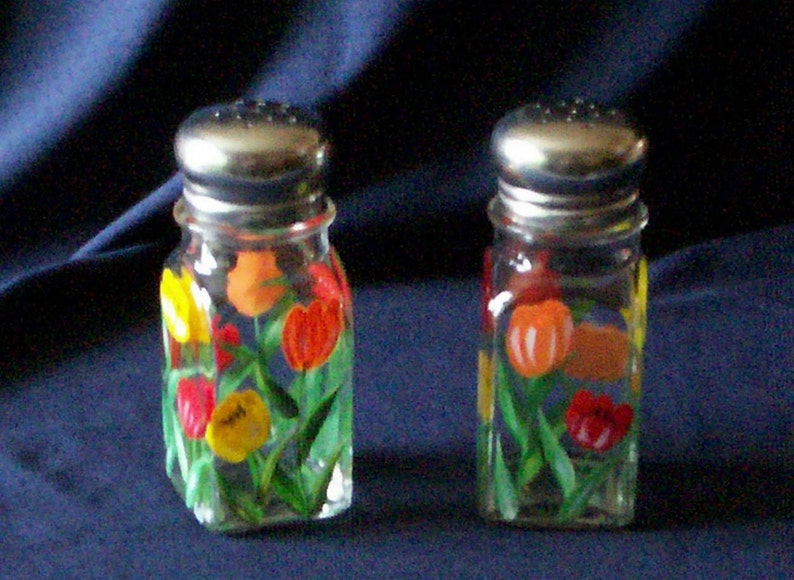 Tulip Salt and Pepper Shakers Hand-painted Pastel Tulip Glass Salt /& Pepper Shakers by Lisa Hayward