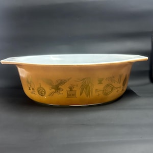 Vintage Pyrex Early American Oval Casserole Dish