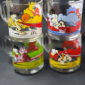 Vintage Garfield Glass sSacking Mugs from Mcdonald&#39;s 1978