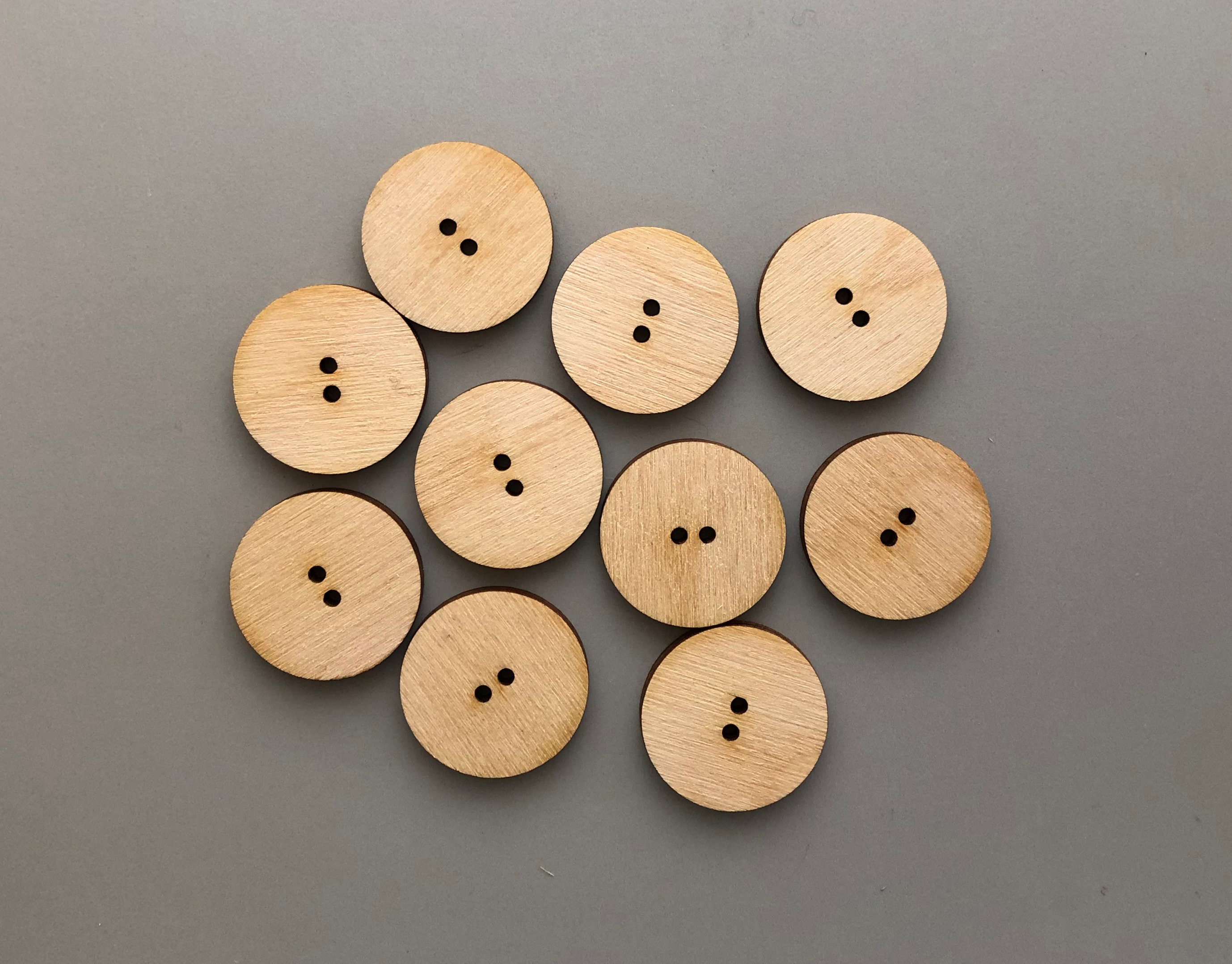 1 inch Wooden Buttons in Bulk Round Decorative Wood Buttons 4 Holes for Crafts Scrapbooking or Sewing and DIY Craft Pack 40 A664