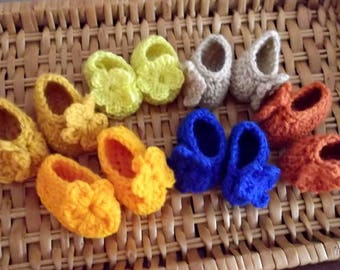 Baby Girl Slippers: Newborn to 3 Months, Floral Accent