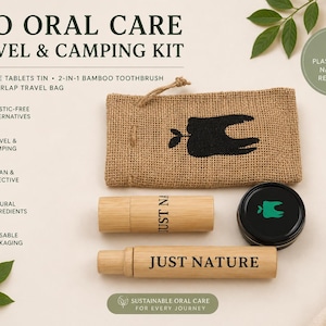 Könnte beinhalten: Umweltfreundliches Mundpflege-Reise- und Camping-Set. Enthält eine Jutetasche, Bambuszahnbürste, Zahnpasta-Tabletten und Zahnseide. Das Set verfügt über wiederverwendbare Verpackungen und natürliche Inhaltsstoffe.