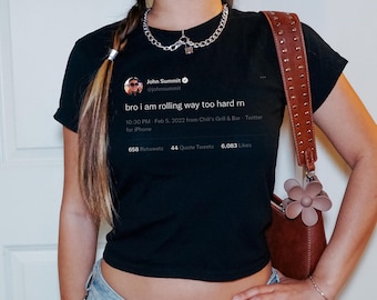 Brorsan, jag rullar alldeles för hårt, John Summit babytröja, Y2K Rave Crop Top, EDM-tröja, musikfestivaloutfit