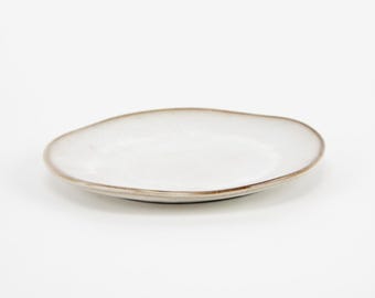 Piatto da portata in ceramica fatta a mano