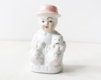 China lady figurine, porcelain lady figurine, small lady ornament