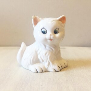 Vintage cute small white cat figurine image 2