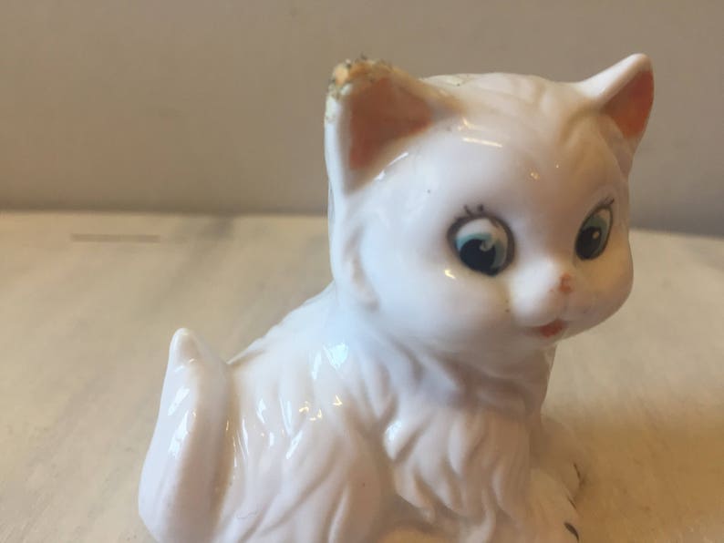 Vintage cute small white cat figurine image 9