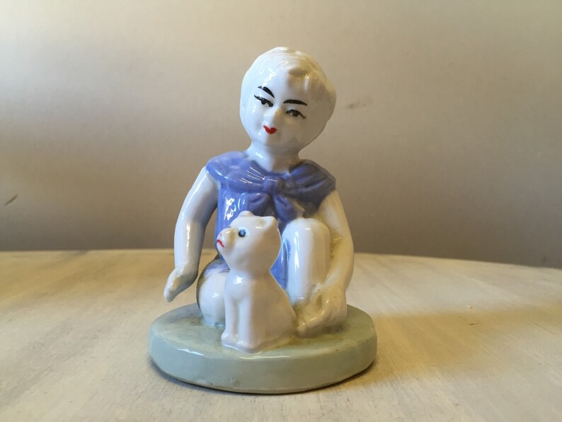 Small kitsch ceramic little girl figurine, China lady Japanese figurine image 5