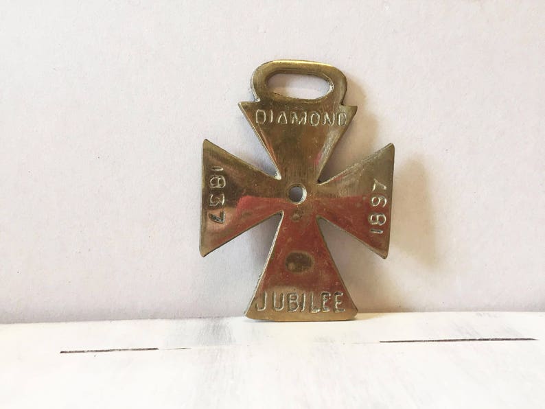 vintage Queen Victoria Diamond Jubilee victorian memorabilia brass vintage horsebrass
